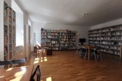 locaux dans le petit toit d'or